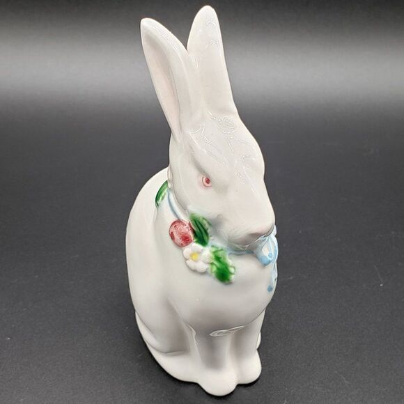 Haldon Group 1987 Hand Painted Porcelain White Blue Strawberry Bunny Figurine - Picture 6 of 13
